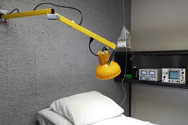 Swing-Arm Light